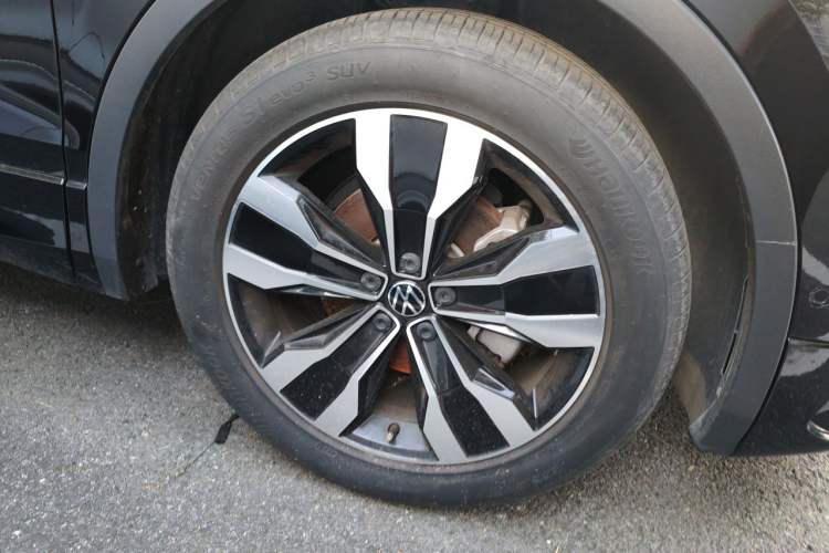 Used Volkswagen Tiguan L 2022 330TSI Automatic Two-Wheel Drive R-Line Enhanced Edition Right Front Wheel Hub