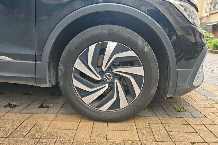 Used Volkswagen Tiguan L 2022 330TSI Automatic Two-Wheel Drive Smart Edition Right Front Wheel Hub