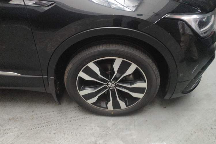 Used Volkswagen Tiguan L 2022 330TSI Automatic Two-Wheel Drive R-Line Enhanced Edition Right Front Wheel Hub