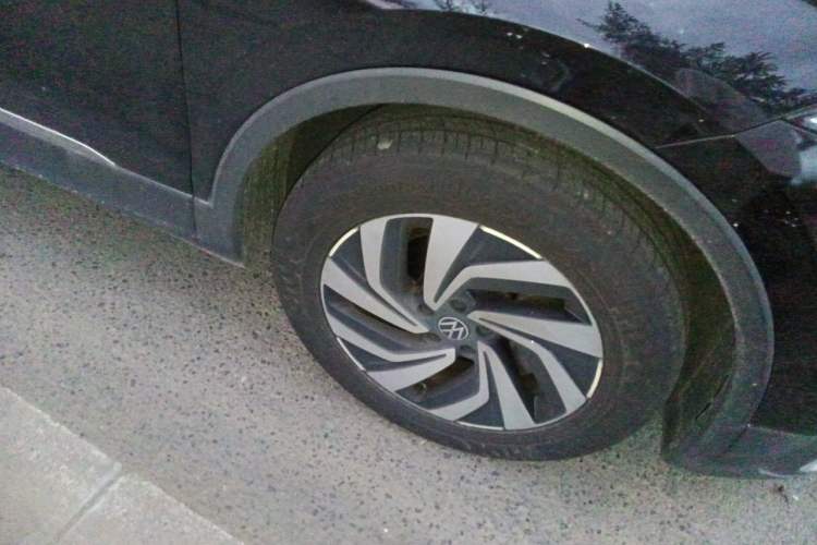 Used Volkswagen Tiguan L 2022 330TSI Automatic Two-Wheel Drive Smart Edition Right Front Wheel Hub