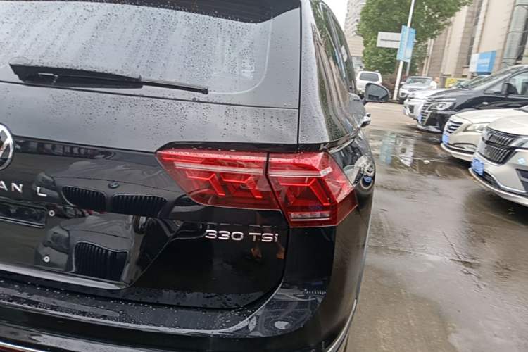 Used Volkswagen Tiguan L 2022 330TSI Automatic Two-Wheel Drive R-Line Enhanced Edition Right Rear Taillight