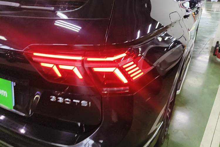 Used Volkswagen Tiguan L 2022 330TSI Automatic Two-Wheel Drive R-Line Enhanced Edition Right Rear Taillight