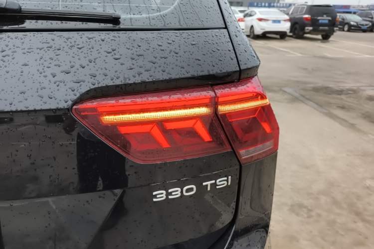 Used Volkswagen Tiguan L 2022 330TSI Automatic Two-Wheel Drive R-Line Enhanced Edition Right Rear Taillight