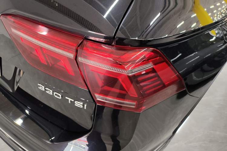 Used Volkswagen Tiguan L 2022 330TSI Automatic Two-Wheel Drive R-Line Enhanced Edition Right Rear Taillight