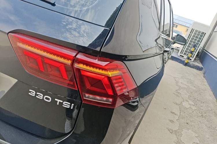 Used Volkswagen Tiguan L 2022 330TSI Automatic Two-Wheel Drive R-Line Enhanced Edition Right Rear Taillight