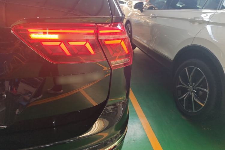 Used Volkswagen Tiguan L 2022 330TSI Automatic Two-Wheel Drive R-Line Enhanced Edition Right Rear Taillight