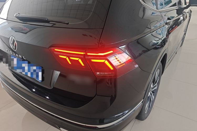 Used Volkswagen Tiguan L 2022 380TSI Automatic All-Wheel Drive R-Line Enhanced Comfort 7-Seater Right Rear Taillight