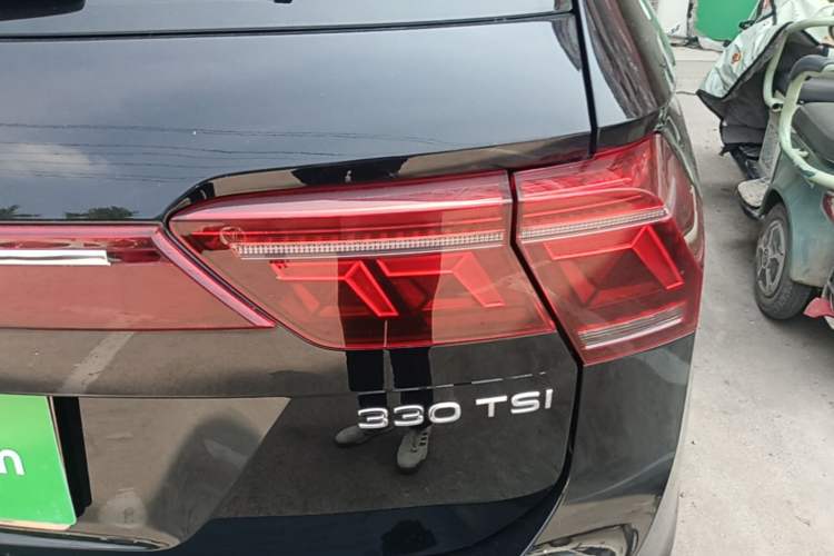 Used Volkswagen Tiguan L 2022 330TSI Automatic Two-Wheel Drive R-Line Enhanced Edition Right Rear Taillight