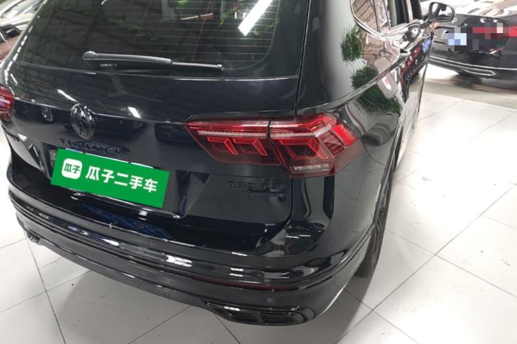 Used Volkswagen Tiguan L 2022 380TSI Automatic All-Wheel Drive R-Line Enhanced Comfort 7-Seater Right Rear Taillight
