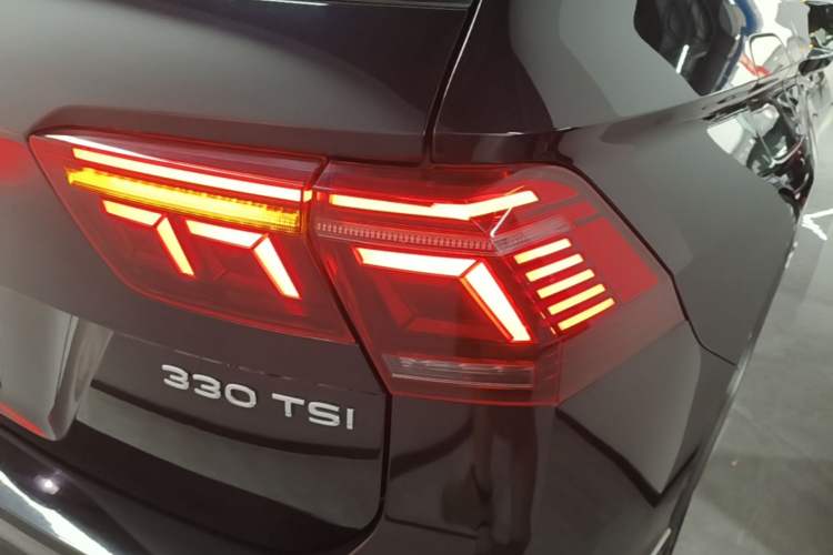 Used Volkswagen Tiguan L 2022 330TSI Automatic Two-Wheel Drive R-Line Enhanced Edition Right Rear Taillight