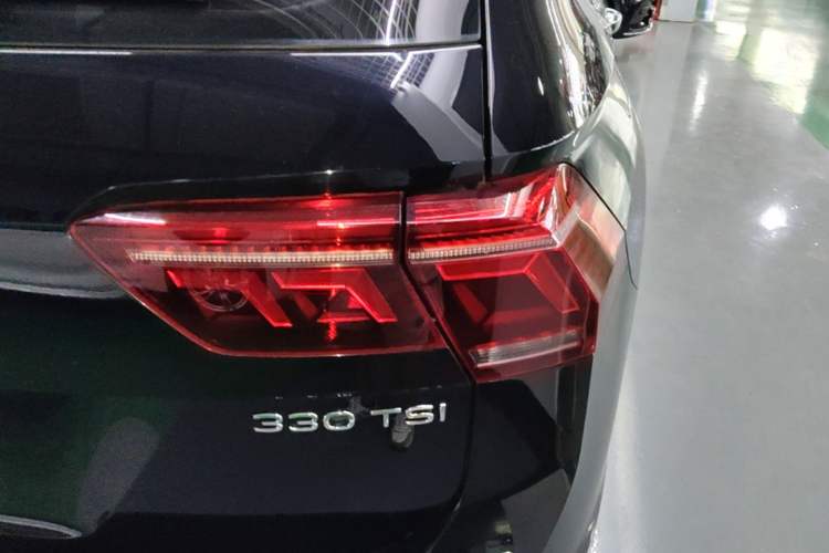 Used Volkswagen Tiguan L 2022 330TSI Automatic Two-Wheel Drive R-Line Enhanced Edition Right Rear Taillight