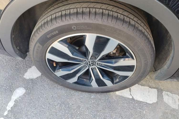 Used Volkswagen Tiguan L 2022 330TSI Automatic Two-Wheel Drive R-Line Enhanced Edition Right Rear Wheel Hub