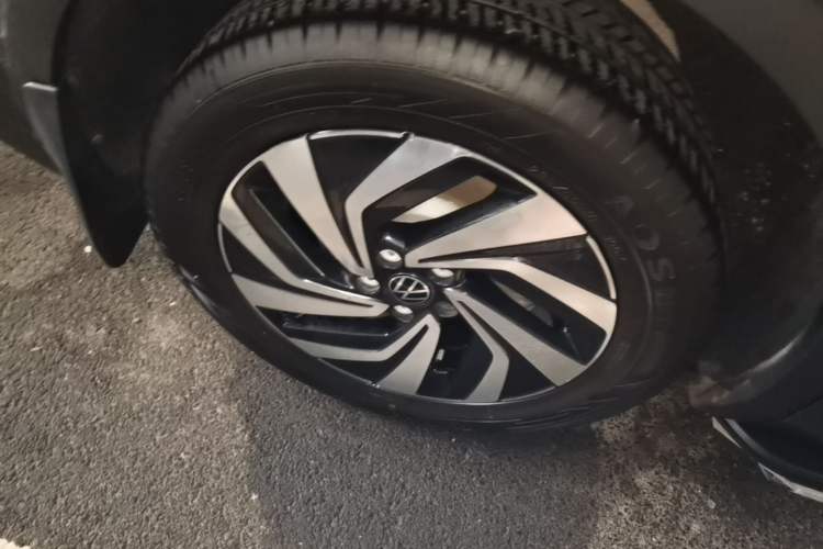 Used Volkswagen Tiguan L 2022 330TSI Automatic Two-Wheel Drive Smart Edition Right Rear Wheel Hub