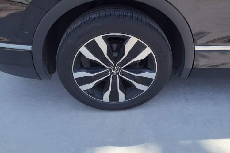 Used Volkswagen Tiguan L 2022 330TSI Automatic Two-Wheel Drive R-Line Enhanced Edition Right Rear Wheel Hub
