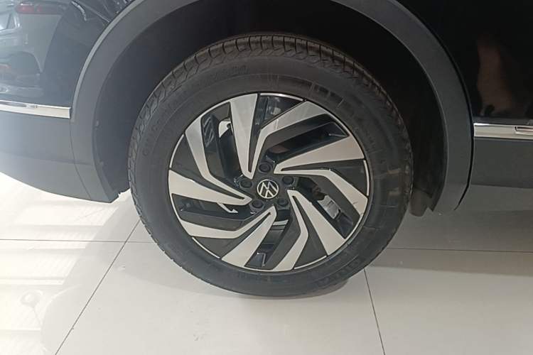 Used Volkswagen Tiguan L 2022 330TSI Automatic Two-Wheel Drive Smart Edition Right Rear Wheel Hub