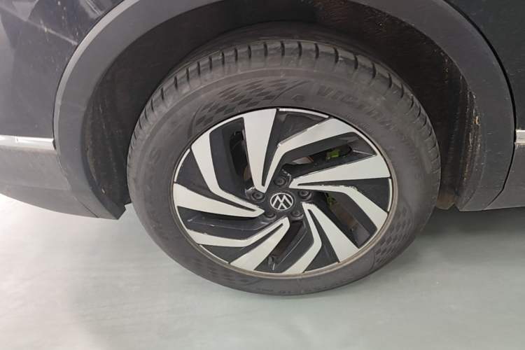 Used Volkswagen Tiguan L 2022 330TSI Automatic Two-Wheel Drive Smart Edition Right Rear Wheel Hub
