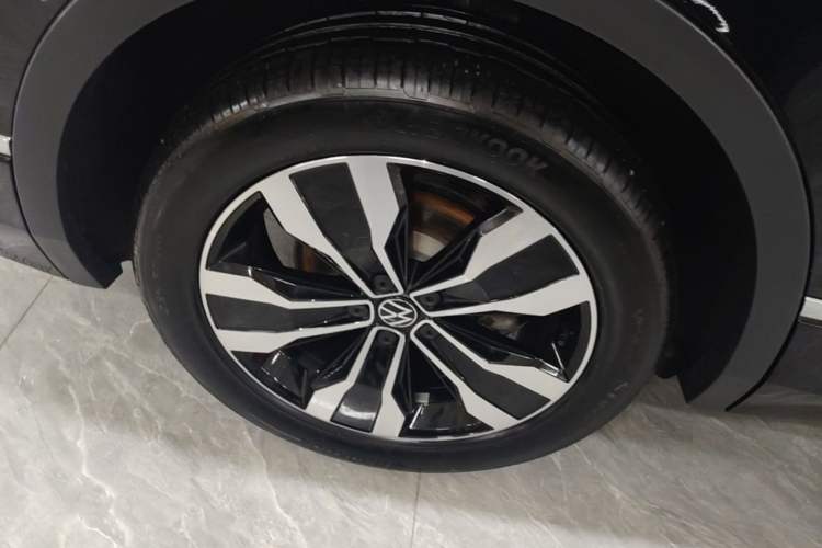 Used Volkswagen Tiguan L 2022 330TSI Automatic Two-Wheel Drive R-Line Enhanced Edition Right Rear Wheel Hub