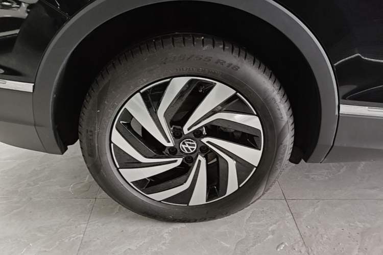 Used Volkswagen Tiguan L 2022 330TSI Automatic Two-Wheel Drive Smart Edition Right Rear Wheel Hub