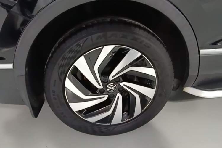 Used Volkswagen Tiguan L 2022 330TSI Automatic Two-Wheel Drive Smart Edition Right Rear Wheel Hub