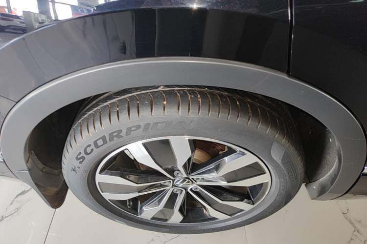 Used Volkswagen Tiguan L 2022 330TSI Automatic Two-Wheel Drive R-Line Enhanced Edition Right Rear Wheel Hub
