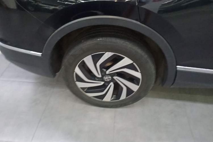 Used Volkswagen Tiguan L 2022 330TSI Automatic Two-Wheel Drive Smart Edition Right Rear Wheel Hub
