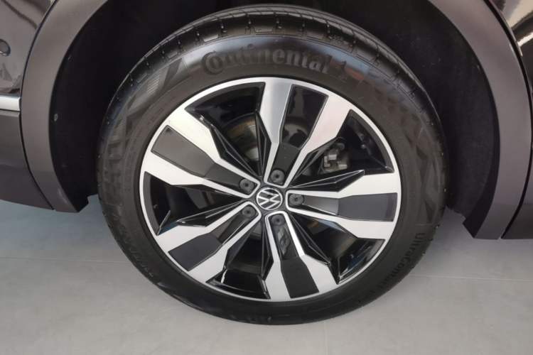 Used Volkswagen Tiguan L 2022 380TSI Automatic All-Wheel Drive R-Line Enhanced Comfort 7-Seater Right Rear Wheel Hub