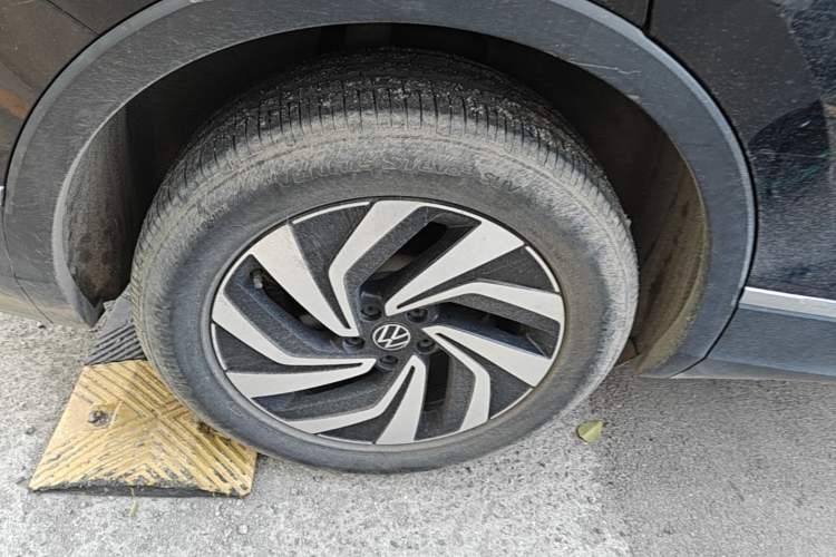 Used Volkswagen Tiguan L 2022 330TSI Automatic Two-Wheel Drive Smart Edition Right Rear Wheel Hub