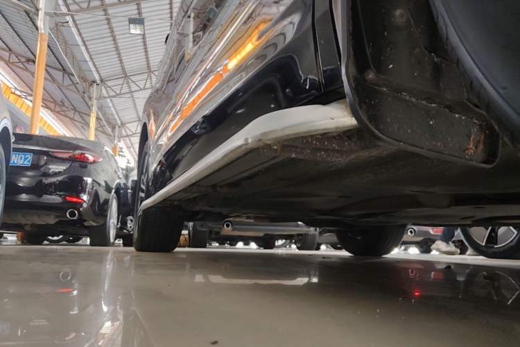 Used Volkswagen Tiguan L 2022 330TSI Automatic Two-Wheel Drive R-Line Enhanced Edition Right Side Sill