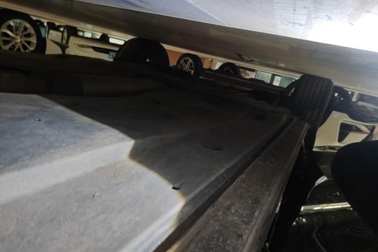 Used Volkswagen Tiguan L 2022 330TSI Automatic Two-Wheel Drive R-Line Enhanced Edition Right Side Sill