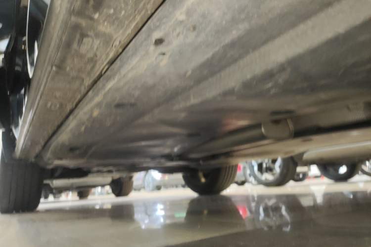 Used Volkswagen Tiguan L 2022 330TSI Automatic Two-Wheel Drive R-Line Enhanced Edition Right Side Sill
