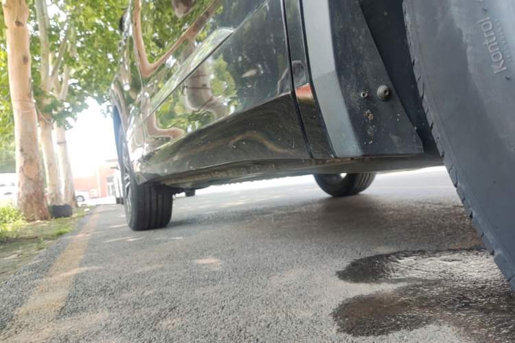 Used Volkswagen Tiguan L 2022 330TSI Automatic Two-Wheel Drive R-Line Enhanced Edition Right Side Sill