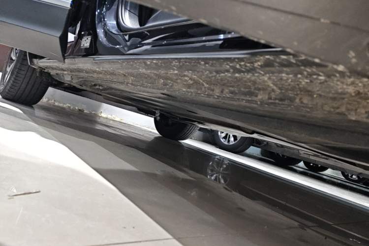 Used Volkswagen Tiguan L 2022 330TSI Automatic Two-Wheel Drive Smart Edition Right Side Sill