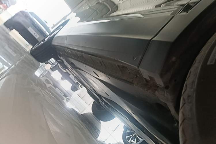 Used Volkswagen Tiguan L 2022 330TSI Automatic Two-Wheel Drive Smart Edition Right Side Sill