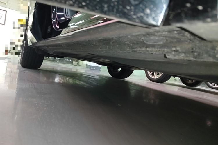 Used Volkswagen Tiguan L 2022 330TSI Automatic Two-Wheel Drive R-Line Flagship Edition Right Side Sill