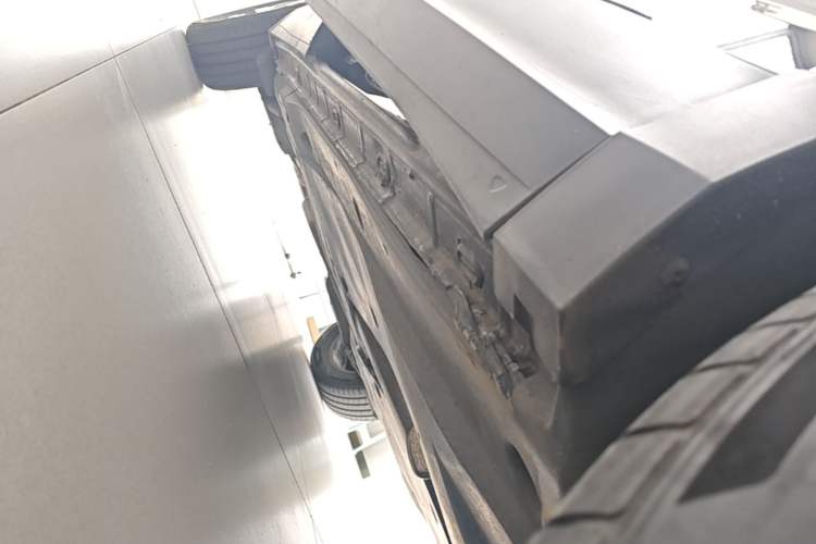 Used Volkswagen Tiguan L 2022 330TSI Automatic Two-Wheel Drive Smart Edition Right Side Sill