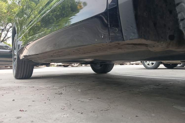 Used Volkswagen Tiguan L 2022 330TSI Automatic Two-Wheel Drive R-Line Enhanced Edition Right Side Sill