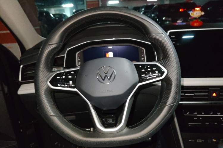 Used Volkswagen Tiguan L 2022 330TSI Automatic Two-Wheel Drive R-Line Enhanced Edition Steering Wheel