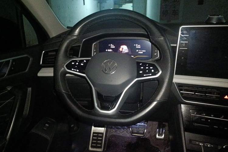 Used Volkswagen Tiguan L 2022 330TSI Automatic Two-Wheel Drive R-Line Enhanced Edition Steering Wheel