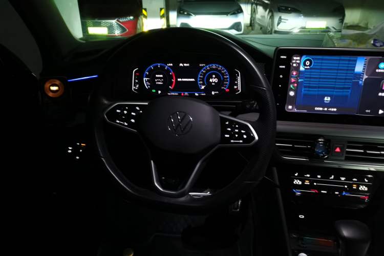 Used Volkswagen Tiguan L 2022 330TSI Automatic Two-Wheel Drive R-Line Flagship Edition Steering Wheel