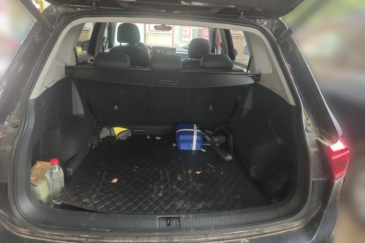 Used Volkswagen Tiguan L 2022 330TSI Automatic Two-Wheel Drive R-Line Enhanced Edition Trunk