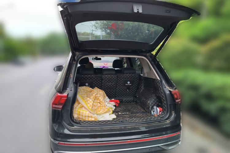 Used Volkswagen Tiguan L 2022 330TSI Automatic Two-Wheel Drive Smart Edition Trunk