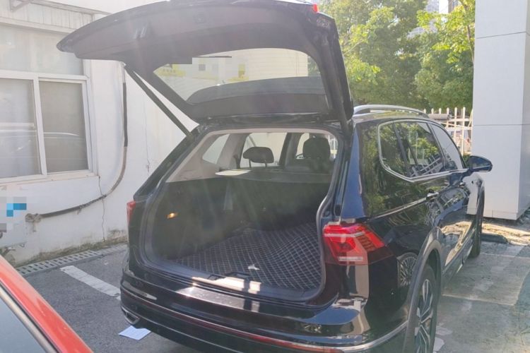 Used Volkswagen Tiguan L 2022 330TSI Automatic Two-Wheel Drive R-Line Enhanced Edition Trunk