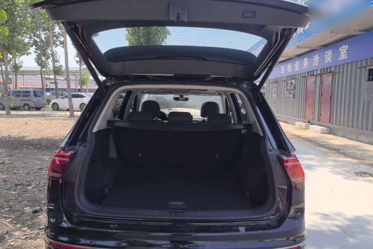 Used Volkswagen Tiguan L 2022 330TSI Automatic Two-Wheel Drive R-Line Enhanced Edition Trunk
