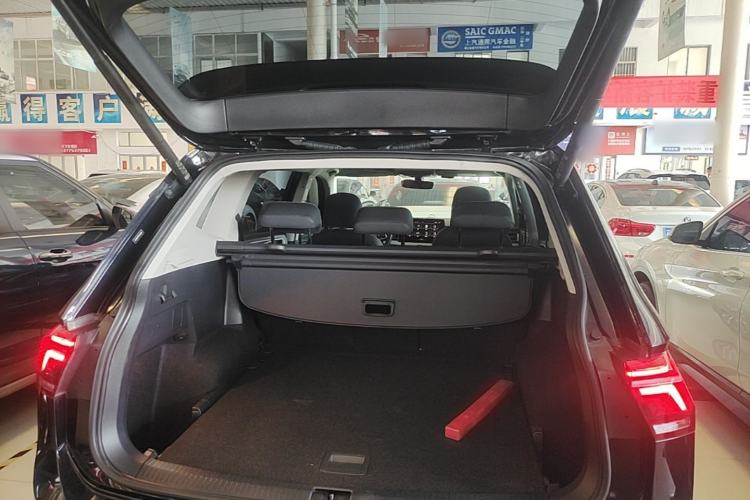 Used Volkswagen Tiguan L 2022 330TSI Automatic Two-Wheel Drive R-Line Enhanced Edition Trunk