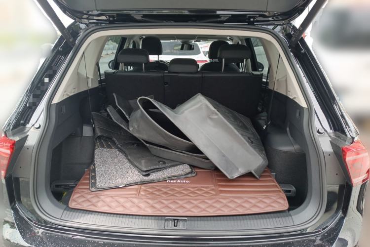 Used Volkswagen Tiguan L 2022 380TSI Automatic All-Wheel Drive R-Line Enhanced Comfort 7-Seater Trunk