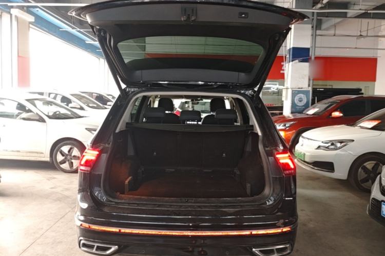 Used Volkswagen Tiguan L 2022 330TSI Automatic Two-Wheel Drive R-Line Enhanced Edition Trunk