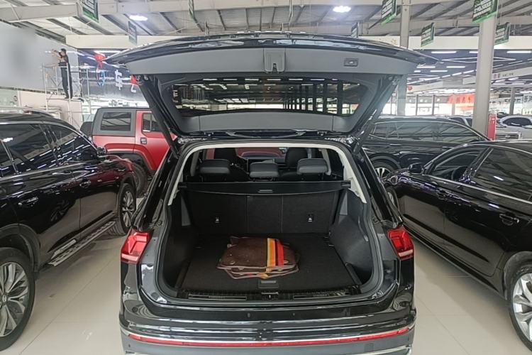 Used Volkswagen Tiguan L 2022 330TSI Automatic Two-Wheel Drive Smart Edition Trunk