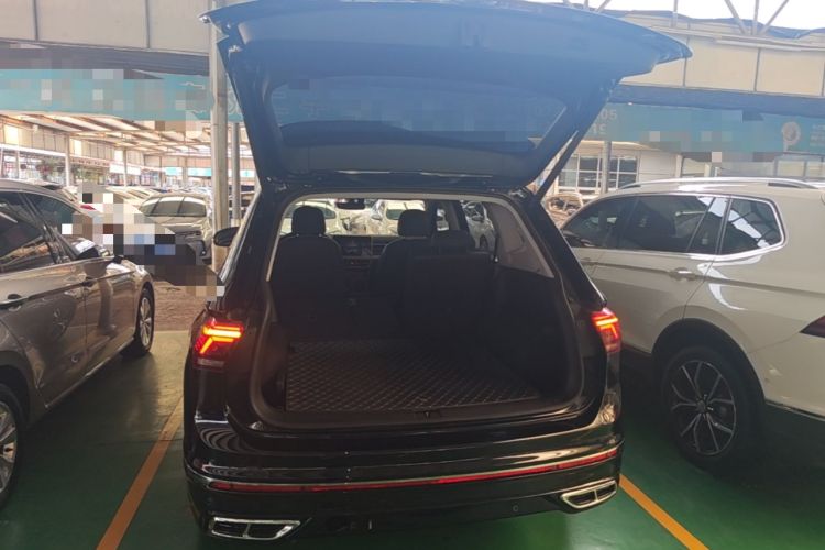 Used Volkswagen Tiguan L 2022 330TSI Automatic Two-Wheel Drive R-Line Enhanced Edition Trunk