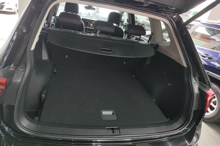Used Volkswagen Tiguan L 2022 330TSI Automatic Two-Wheel Drive R-Line Flagship Edition Trunk