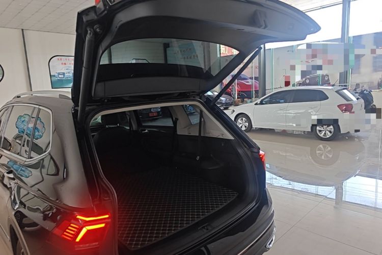 Used Volkswagen Tiguan L 2022 380TSI Automatic All-Wheel Drive R-Line Enhanced Comfort 7-Seater Trunk